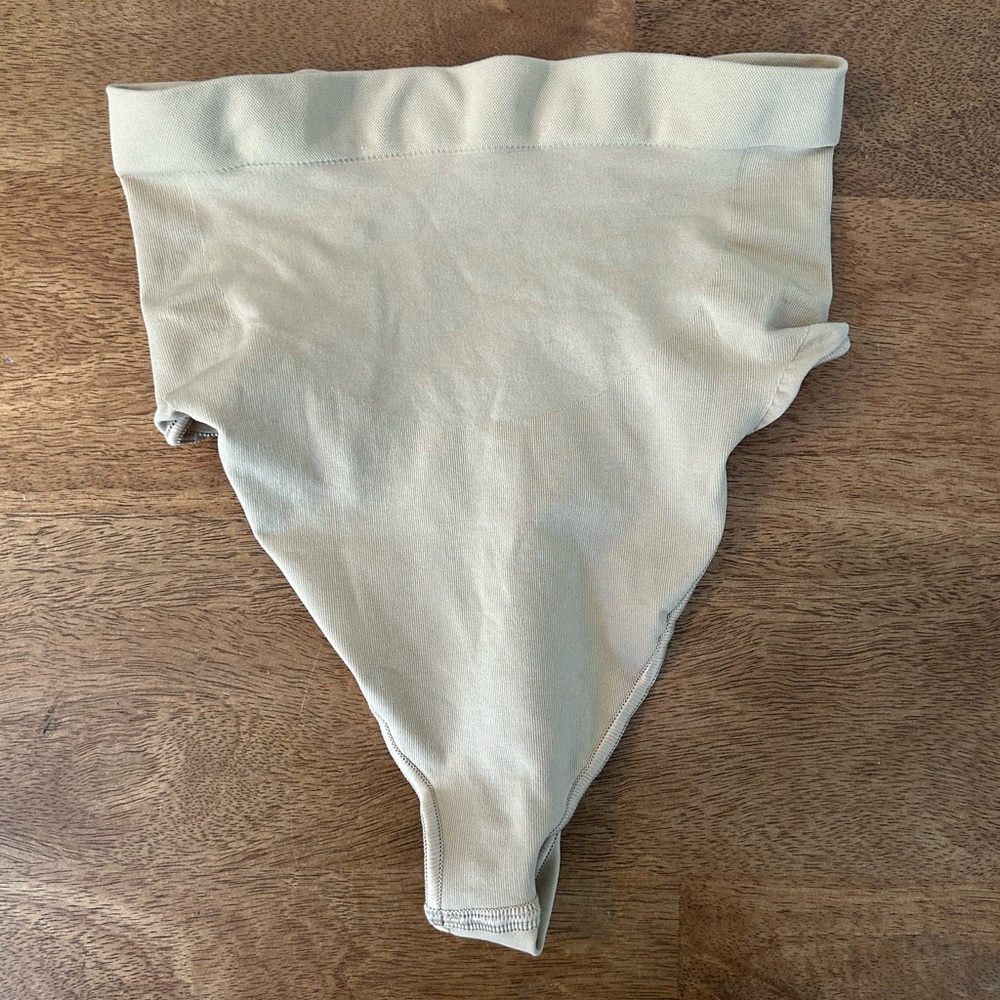 SKIMS Seamless Sculpt Mid Waist Thong